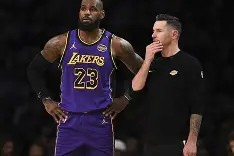 九州体育入口-骑士队惨遭横扫，季后赛希望渺茫