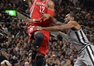 九州体育登录-关于火箭主场击败马刺，霍华德单挑分取得胜利的信息