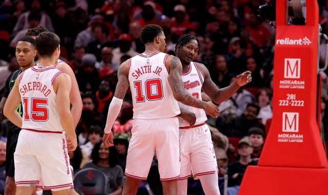 关于火箭主场击败马刺,霍华德单挑分取得胜利的信息 关于火箭主场击败马刺,霍华德单挑分取得胜利的信息