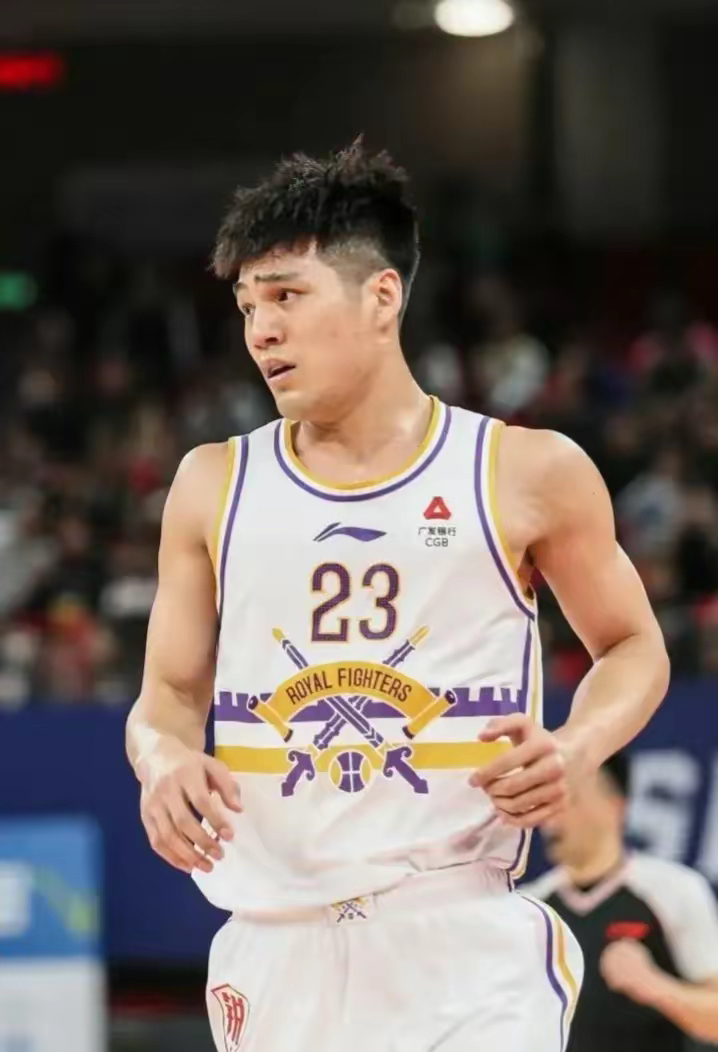 沙尔克球员集体提升状态，球队近期表现稳定